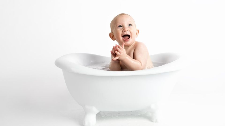 イギリス式 赤ちゃんのお風呂の入れ方は保湿が大事 固定式シャワー バスタブなしの場合 イギリスで ママになる